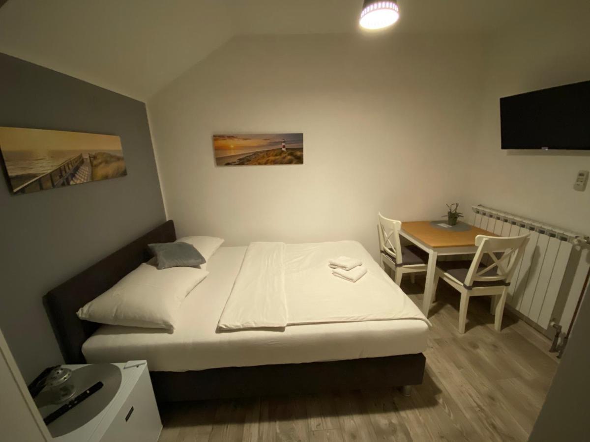 Guest House Lucija Buzin Exteriör bild