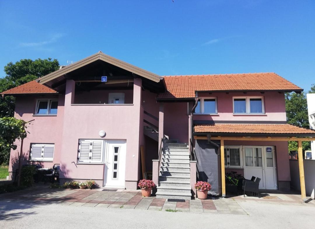 Guest House Lucija Buzin Exteriör bild